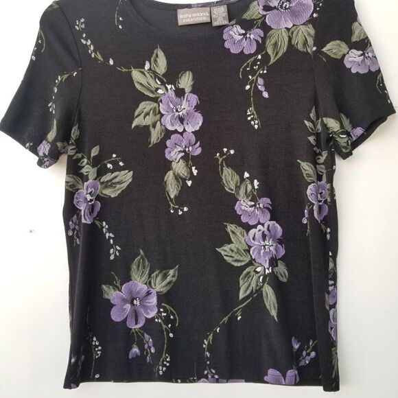 Kathy Ireland Essentials Top. Size L - Picture 7 of 11